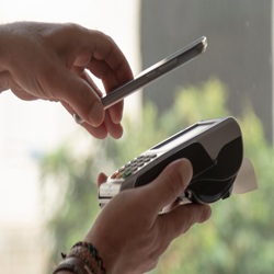 TPV fixe ou mobile : que choisir pour une PME ?