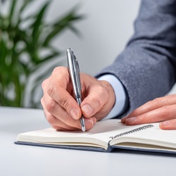 Quelles 5 étapes suivre pour développer son business B2B ? 